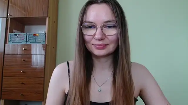 LooveELLYx online show from 06/05/26, 06:31