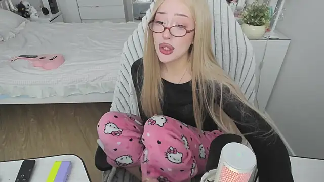 Snapshot of saadnesstyan chatting on 12/03/25, 07:49 saadnesstyan online show from 12/03/25, 07:49