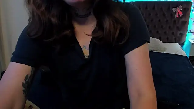 Snapshot of LilaVame chatting on 10/07/25, 12:02 LilaVame online show from 10/07/25, 12:02