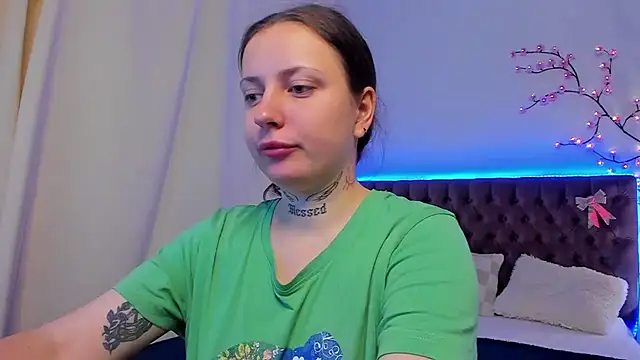 Snapshot of LilaVame chatting on 10/18/25, 07:36 LilaVame online show from 10/18/25, 07:36