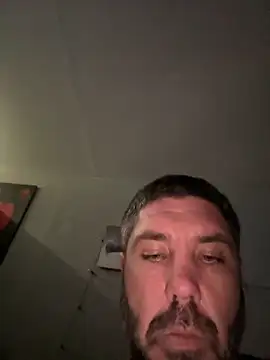 Snapshot of Maine8in chatting on 10/28/25, 03:25 Maine8in online show from 10/28/25, 03:25