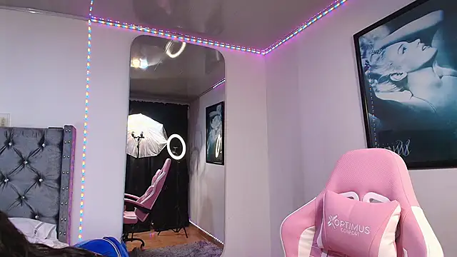 GraceWallace  online show from 11/13/25, 01:59