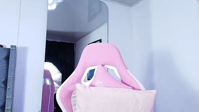 GraceWallace  online show from 04/01/26, 04:57