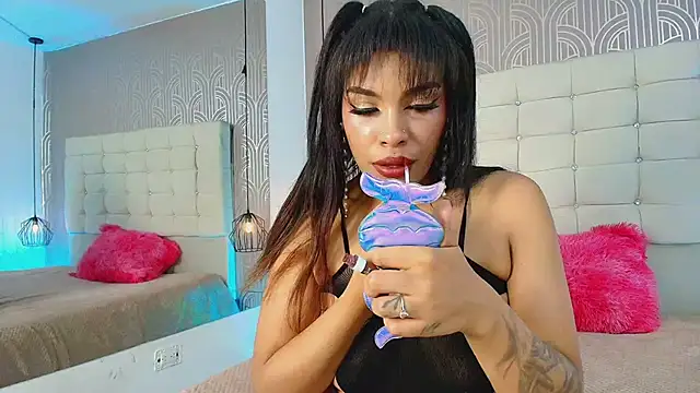 LexieBloom online show from 04/19/26, 03:39