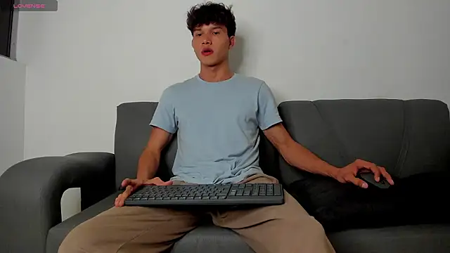 2Amateur Guys online show from 01/18/26, 12:03