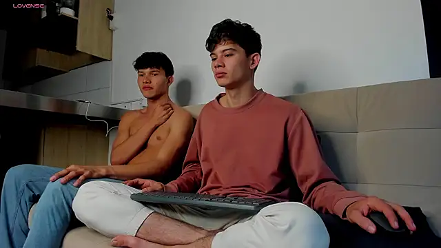 2Amateur Guys online show from 02/12/26, 11:00