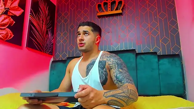 king falconer online show from 09/13/25, 06:02