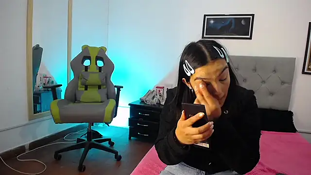 Esmeraldaa- online show from 10/08/25, 05:38