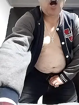 Snapshot of BigCristh79 chatting on 09/22/25, 06:43 BigCristh79 online show from 09/22/25, 06:43