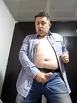 Snapshot of BigCristh79 chatting on 09/23/25, 08:34 BigCristh79 online show from 09/23/25, 08:34