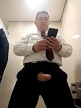 Snapshot of BigCristh79 chatting on 10/12/25, 01:10 BigCristh79 online show from 10/12/25, 01:10