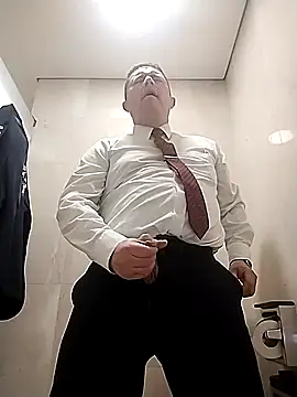 Snapshot of BigCristh79 chatting on 10/14/25, 12:00 BigCristh79 online show from 10/14/25, 12:00