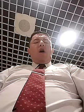 Snapshot of BigCristh79 chatting on 10/19/25, 05:08 BigCristh79 online show from 10/19/25, 05:08