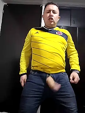 BigCristh79 online show from 03/26/26, 07:19