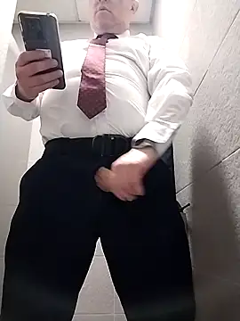 BigCristh79 online show from 04/18/26, 06:39