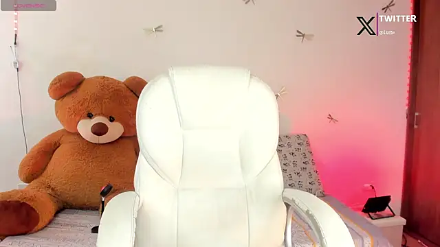 princessluna 19 online show from 11/14/25, 09:02