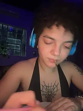 Snapshot of CamillyBlum chatting on 05/05/26, 02:52 CamillyBlum online show from 05/05/26, 02:52