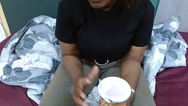 sexythae32 online show from 02/06/26, 11:24