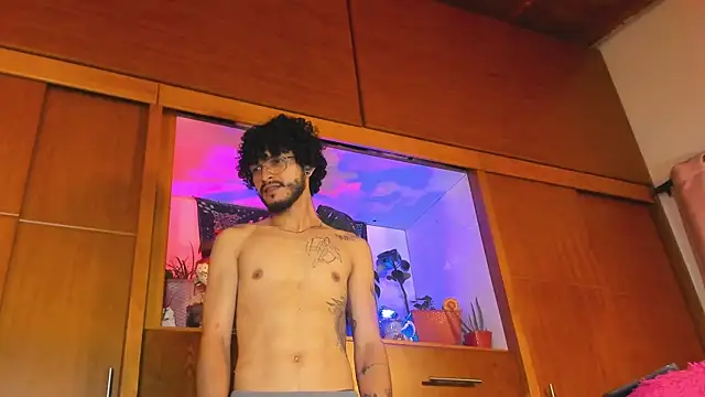 emmmalym online show from 09/18/25, 01:40