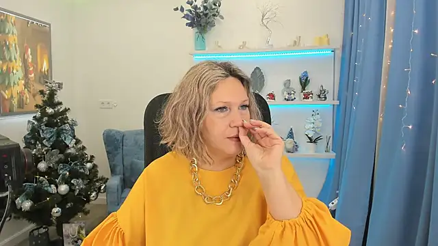 NinaStarle online show from 12/17/25, 04:18