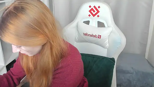 Snapshot of CarolinaGilbert chatting on 10/30/25, 09:11 CarolinaGilbert online show from 10/30/25, 09:11