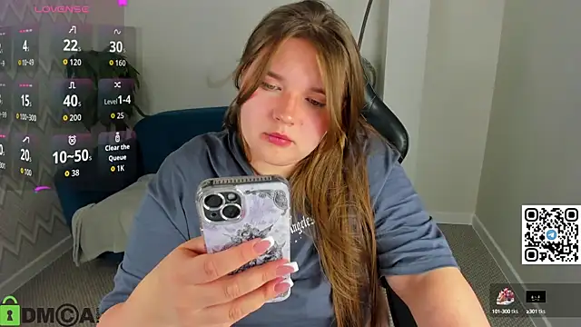 Snapshot of Chloee_White chatting on 09/27/25, 01:21 Chloee White online show from 09/27/25, 01:21