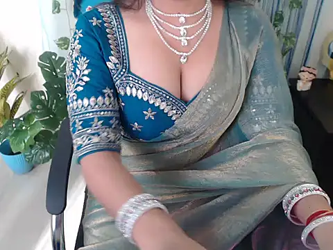 anika bold online show from 09/16/25, 03:18