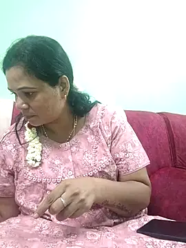Snapshot of tamilaruvi chatting on 05/05/26, 07:16 tamilaruvi online show from 05/05/26, 07:16