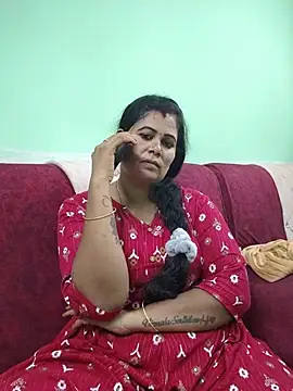 Snapshot of tamilaruvi chatting on 06/01/26, 06:59 tamilaruvi online show from 06/01/26, 06:59