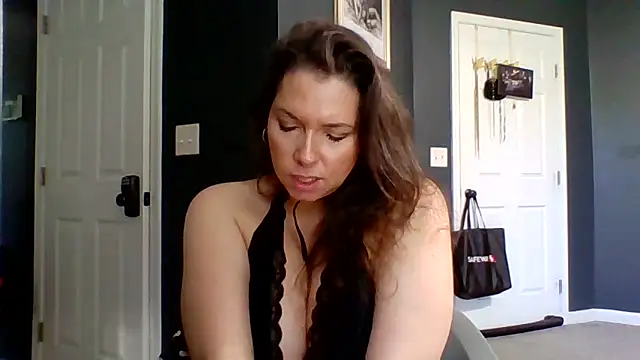 Snapshot of Melissamarcosx4 chatting on 06/03/26, 02:33 Melissamarcosx4 online show from 06/03/26, 02:33