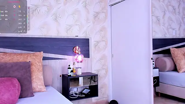 Travis lenox  online show from 02/04/26, 11:42