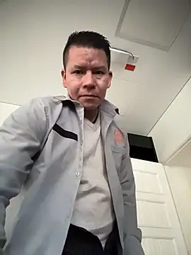 Manu0586 online show from 11/13/25, 11:09