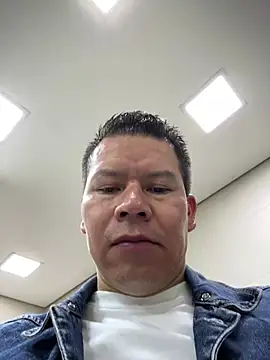 Manu0586 online show from 02/05/26, 11:04