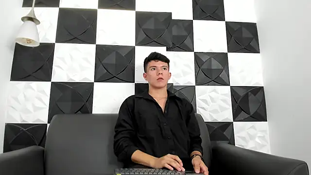 AndyFame1 online show from 12/15/25, 06:56