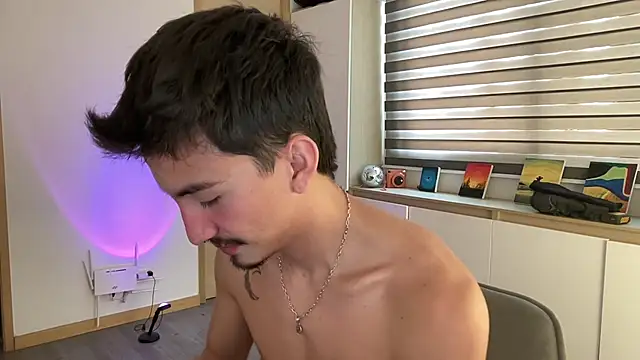 sweettaaron01 online show from 11/24/25, 05:34