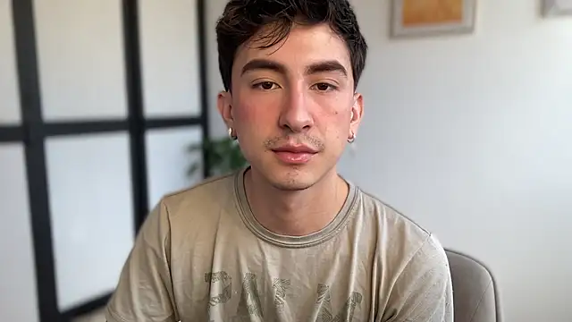 sweettaaron01 online show from 05/20/26, 05:19