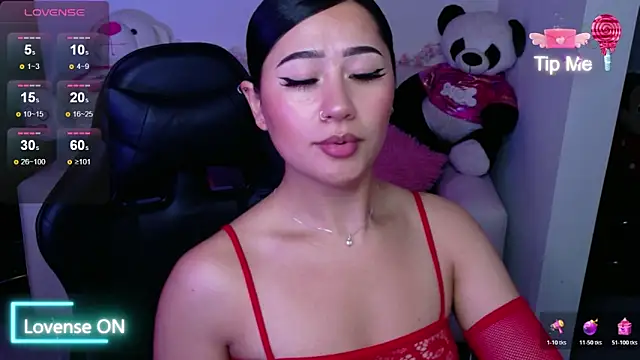 evelyn ch  online show from 11/08/25, 10:59