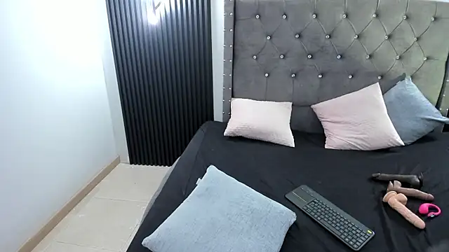 Scarbadgirl  online show from 11/02/25, 03:47