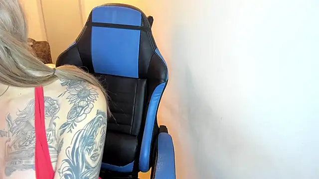 Scarbadgirl  online show from 02/15/26, 03:36