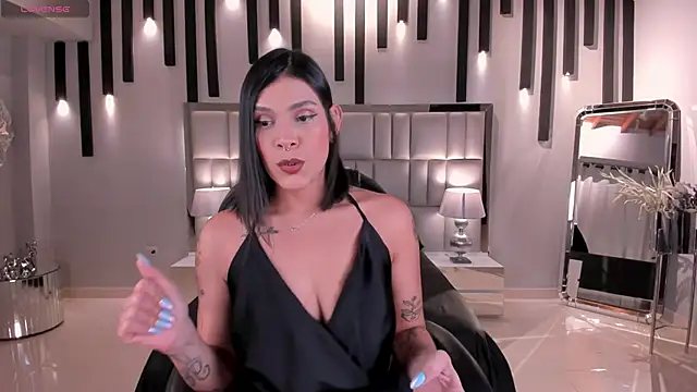 SarahYates online show from 10/28/25, 04:16