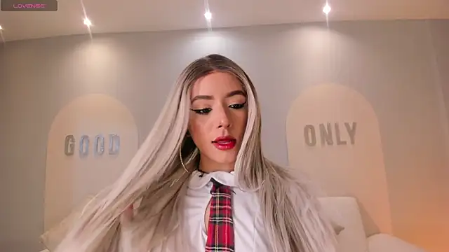 IsabellaMoreau online show from 01/06/26, 07:39