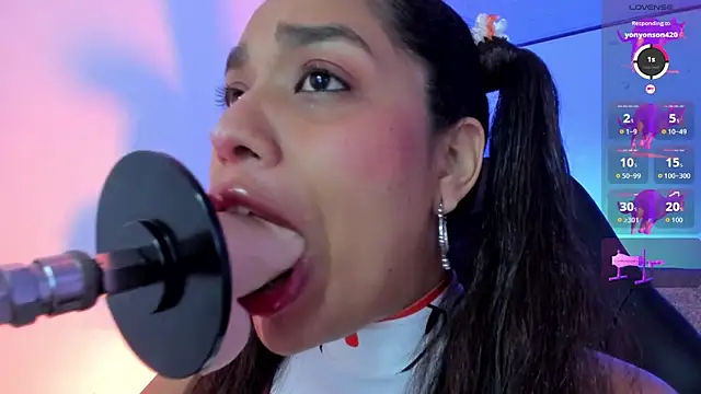 giselle upp online show from 11/15/25, 03:48