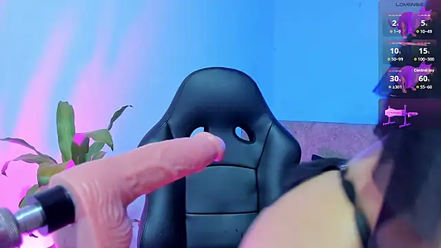 giselle upp online show from 04/05/26, 01:36