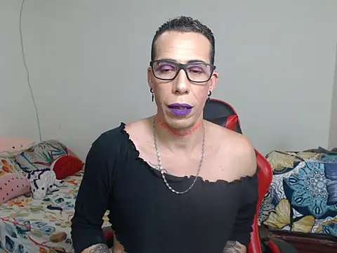 Snapshot of afrodit_25 chatting on 10/17/25, 05:43 afrodit 25 online show from 10/17/25, 05:43