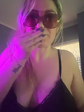 Granlady7 online show from 12/15/25, 04:33