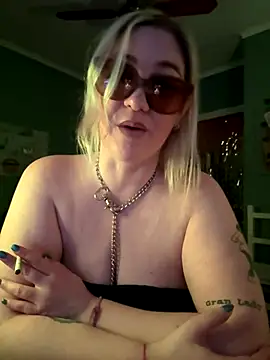 Granlady7 online show from 12/16/25, 04:39