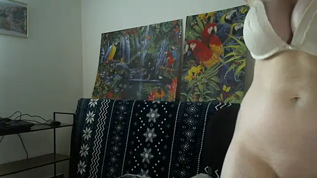 Snapshot of sweetdolly20 chatting on 10/04/25, 06:11 sweetdolly20 online show from 10/04/25, 06:11