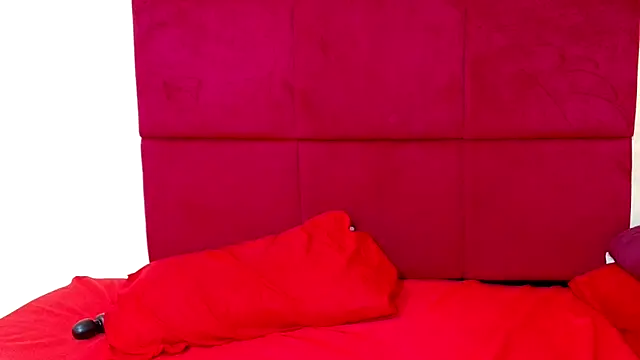 HugeTitisxx online show from 11/17/25, 02:56