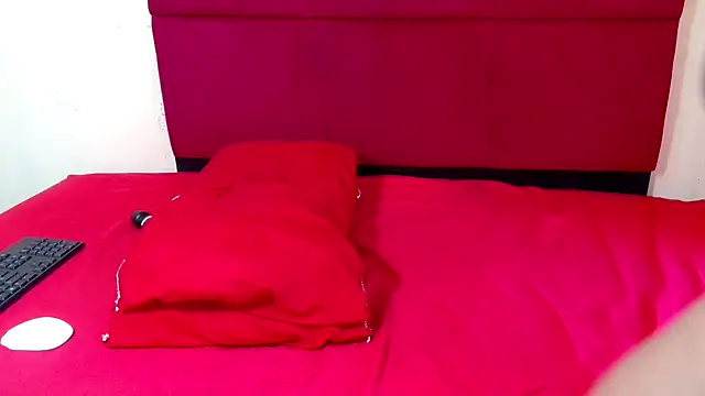 HugeTitisxx online show from 03/25/26, 07:03