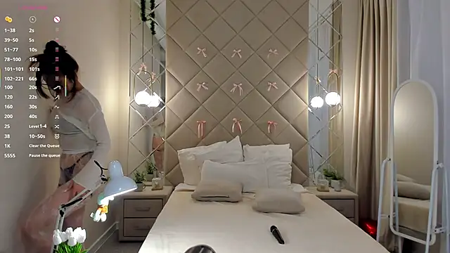 Nelly Kimm online show from 04/22/26, 01:19